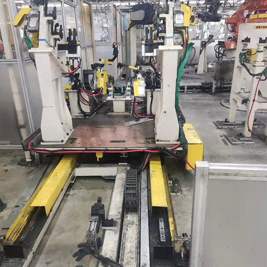 1725415340193857.jpg 吉利寶騰馬來(lái)西亞